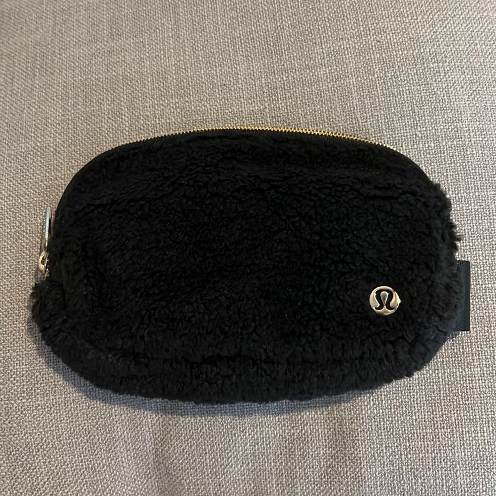 lululemon Everywhere Belt Bag * Fleece
